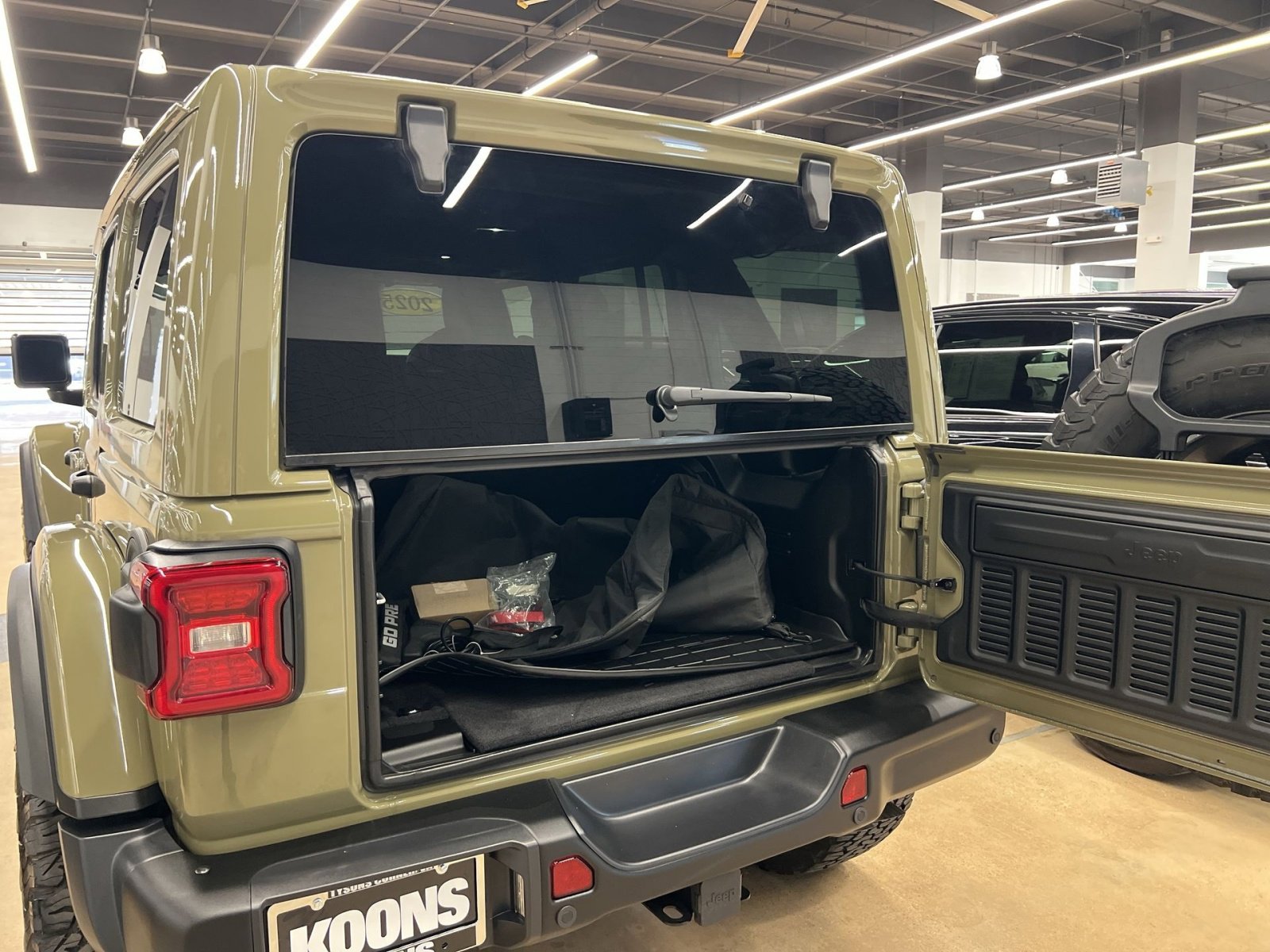 Used 2025 Jeep Wrangler Unlimited Rubicon 392 image 22