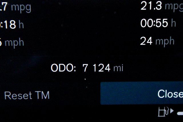 Used 2025 Volvo XC90 B6 Ultra w/ Protection Package image 5