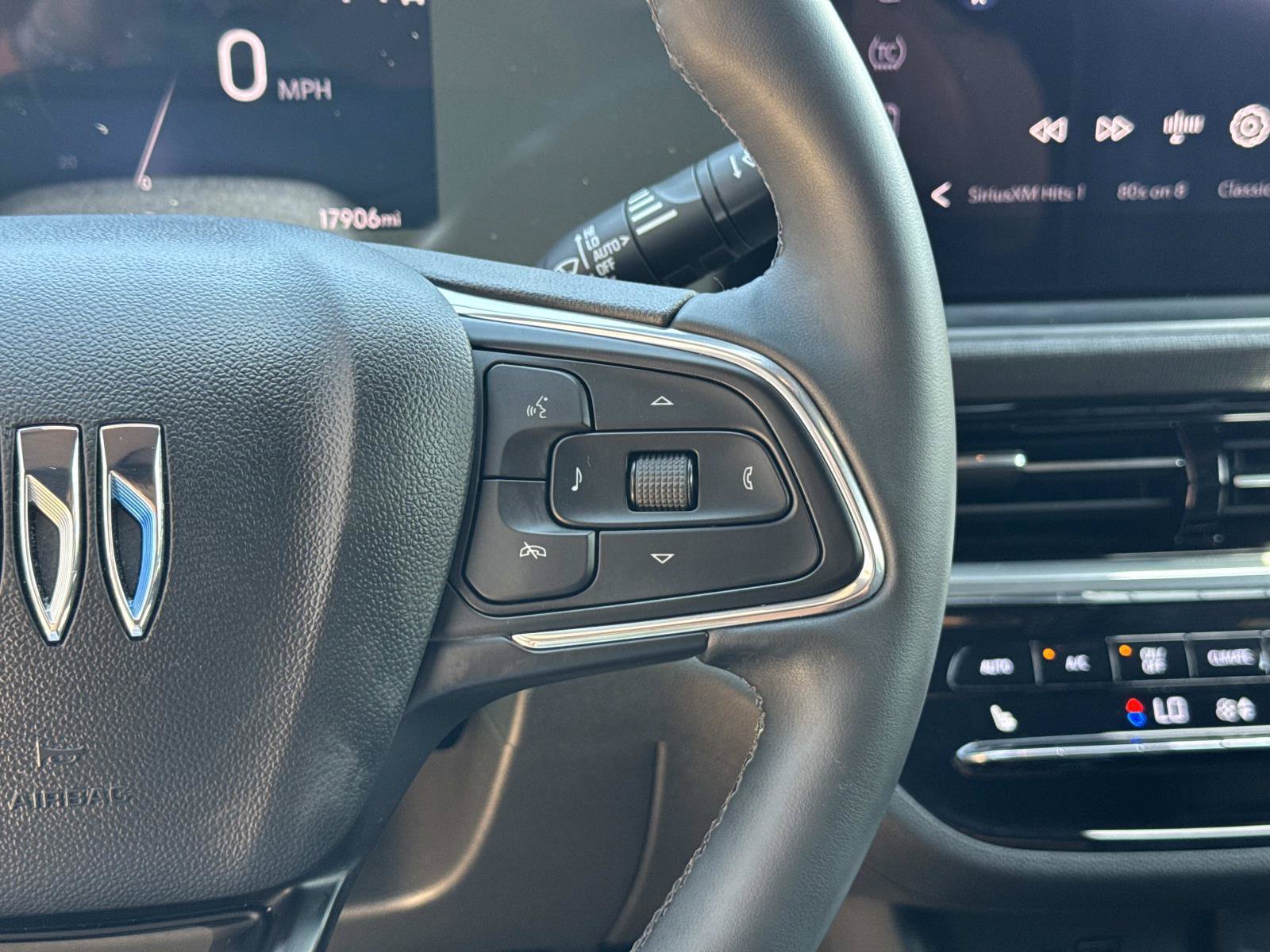 Used 2024 Buick Envista Avenir FWD image 29