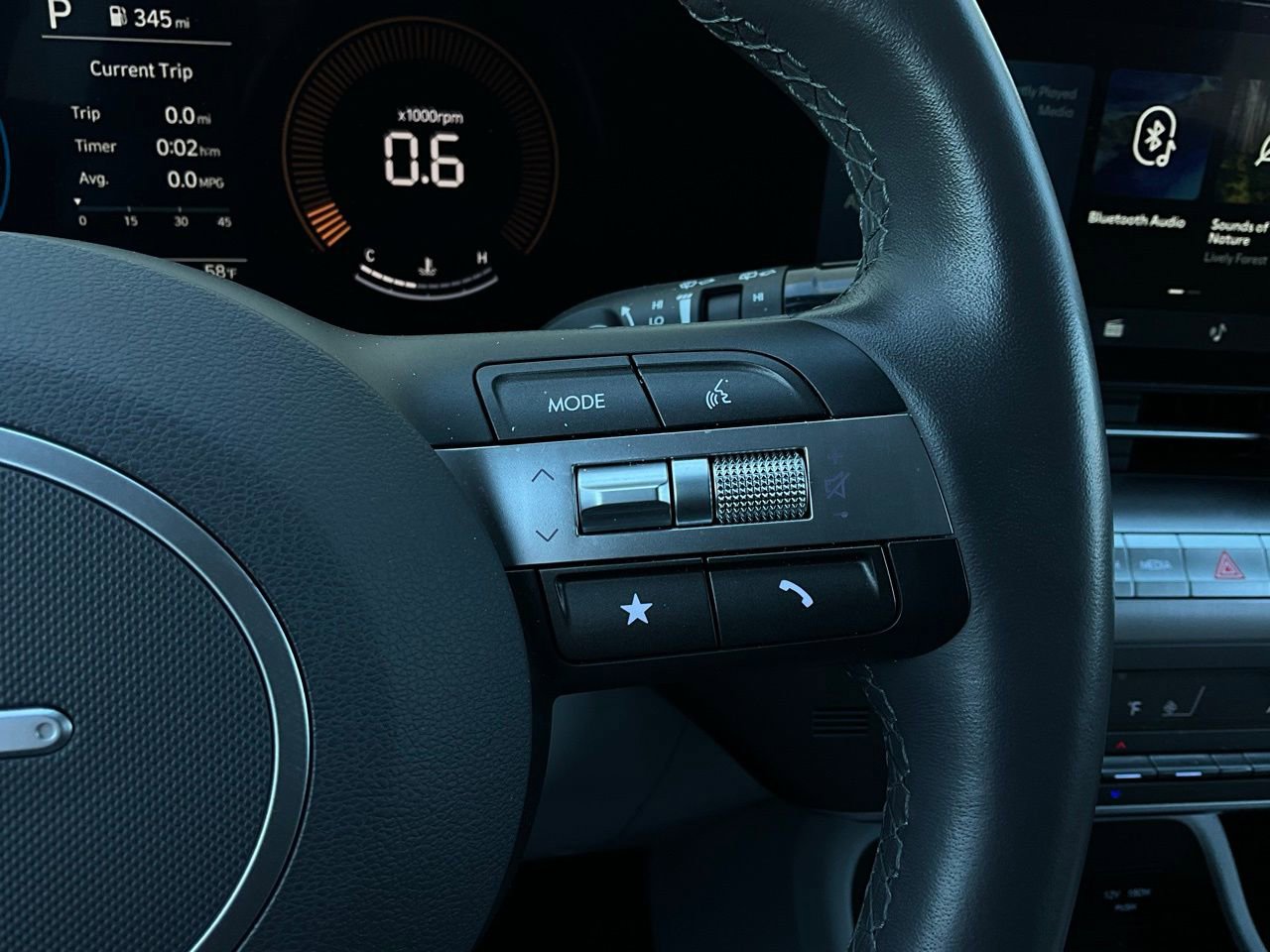 Used 2025 Hyundai Kona SEL image 36