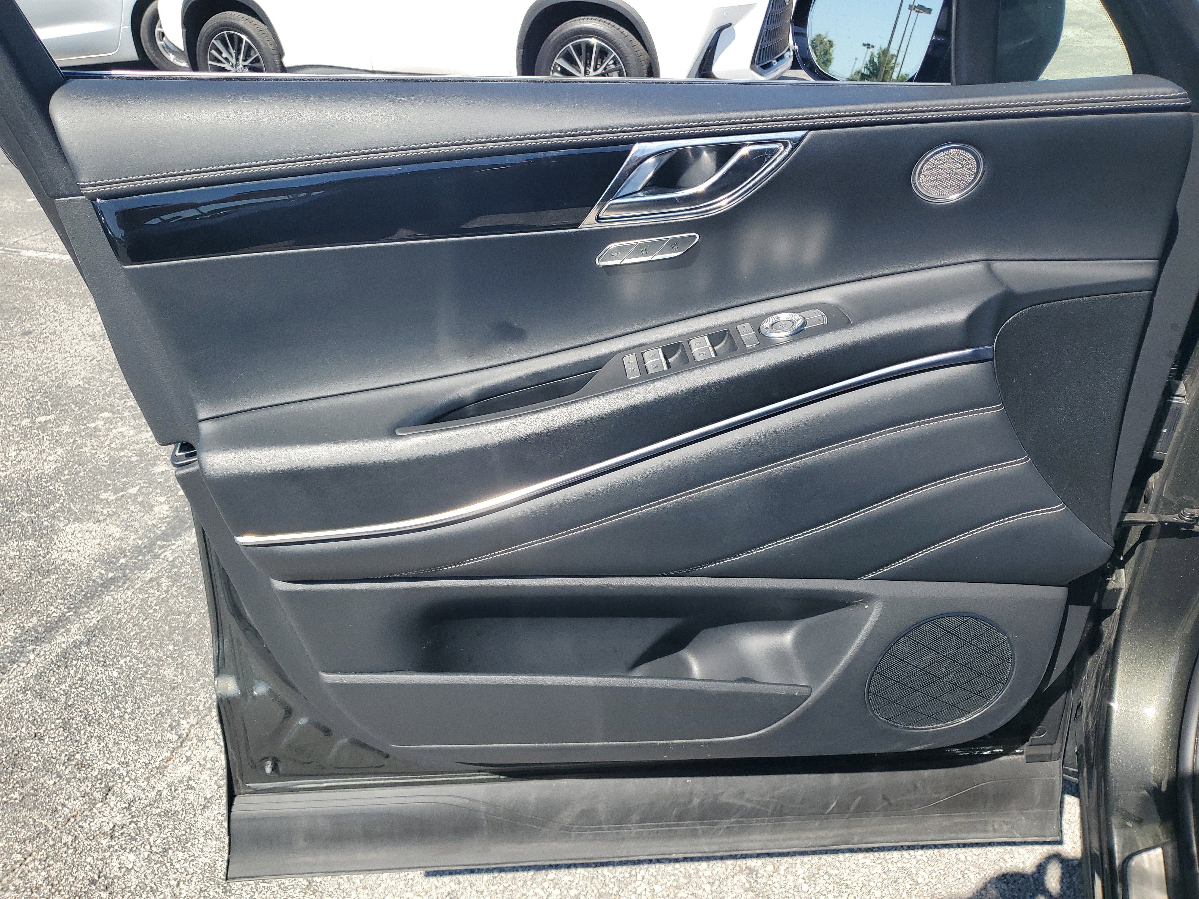 Used 2025 Genesis GV80 2.5T Standard AWD/4WD image 9