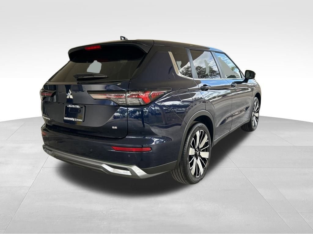 New 2026 Mitsubishi Outlander SE image 3