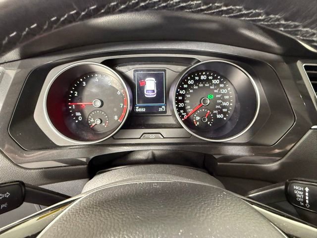 Used 2018 Volkswagen Tiguan SE w/ Panoramic Sunroof Package FWD image 19