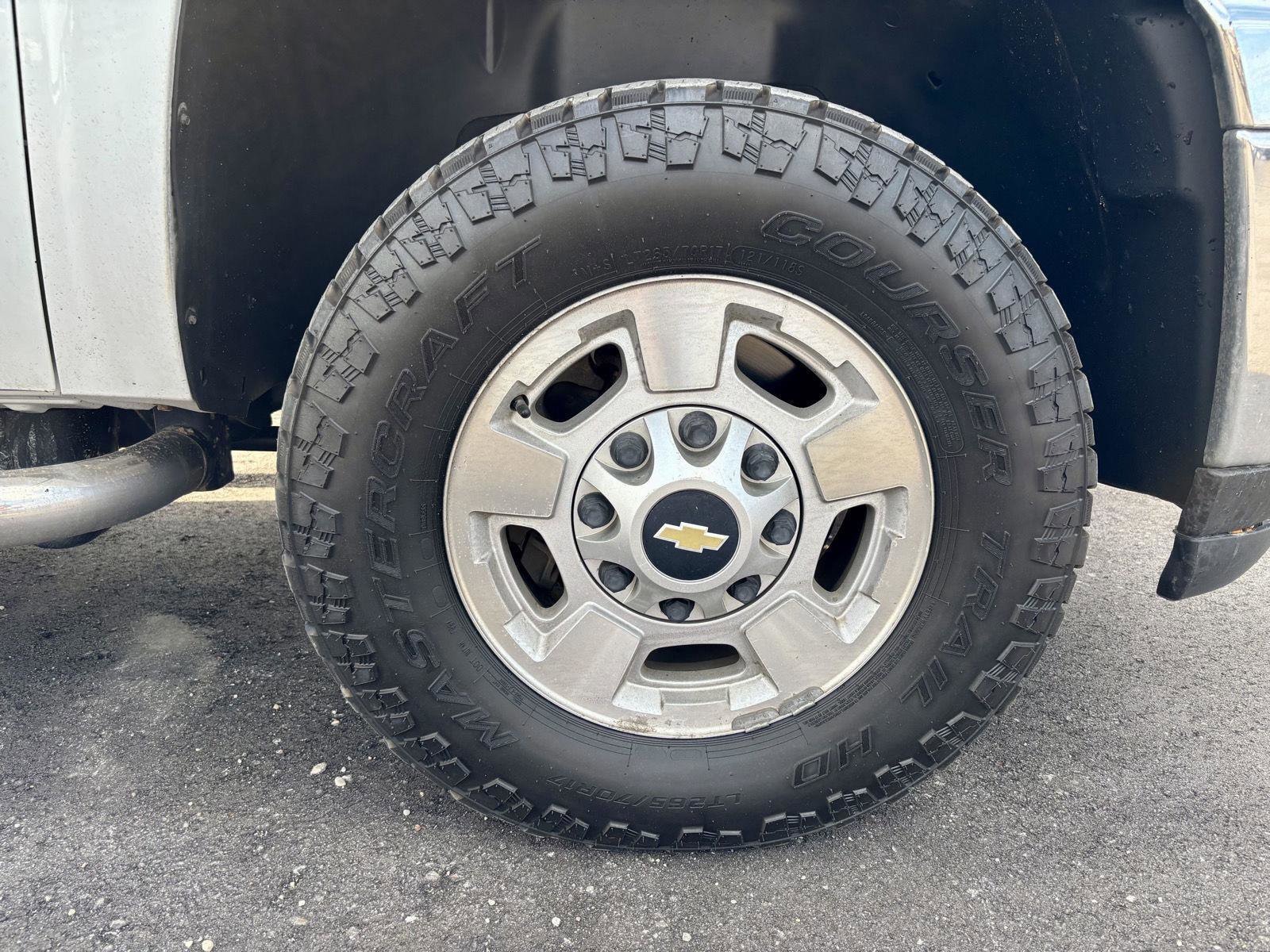 Used 2014 Chevrolet Silverado 2500 LT image 25