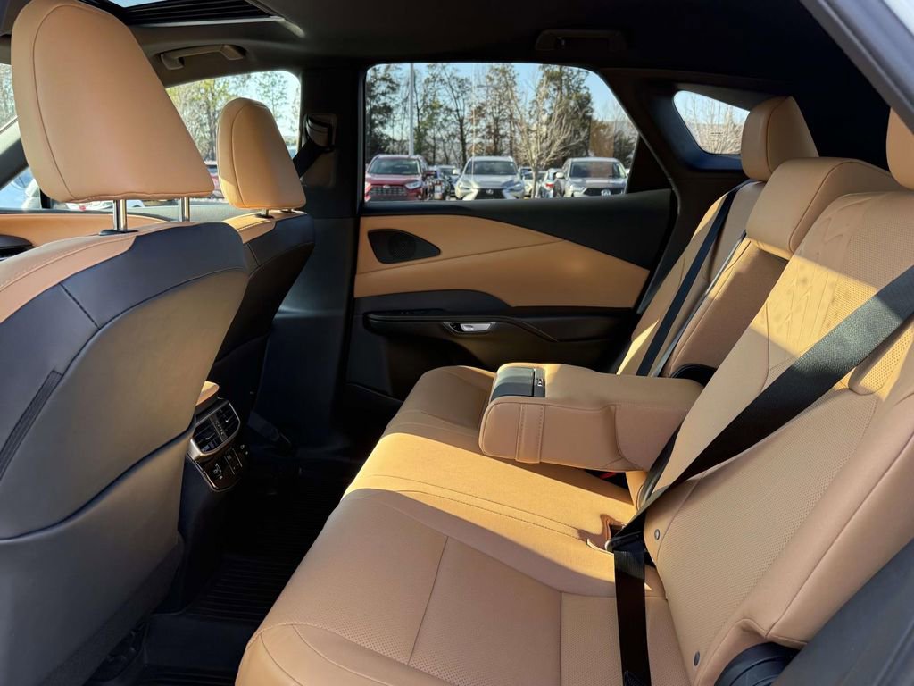 Used 2023 Lexus RX 350 Premium image 16