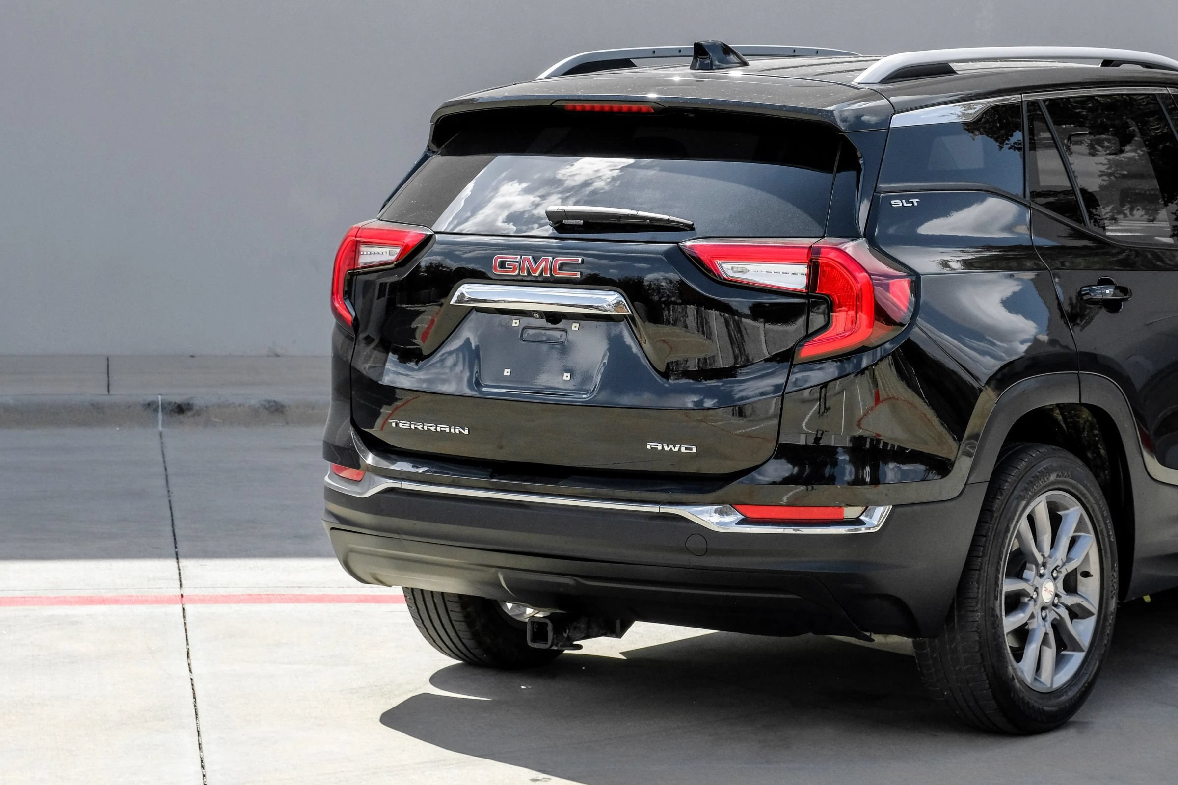 Used 2023 GMC Terrain SLT AWD/4WD image 5