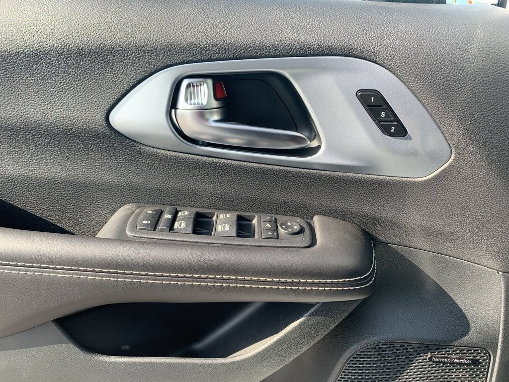 New 2026 Chrysler Pacifica Limited w/ Uconnect Theater Family Group AWD/4WD image 14