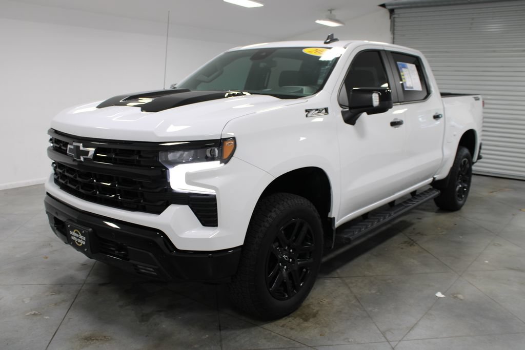Used 2025 Chevrolet Silverado 1500 LT Trail Boss w/ LT Trail Boss Premium Package AWD/4WD image 4