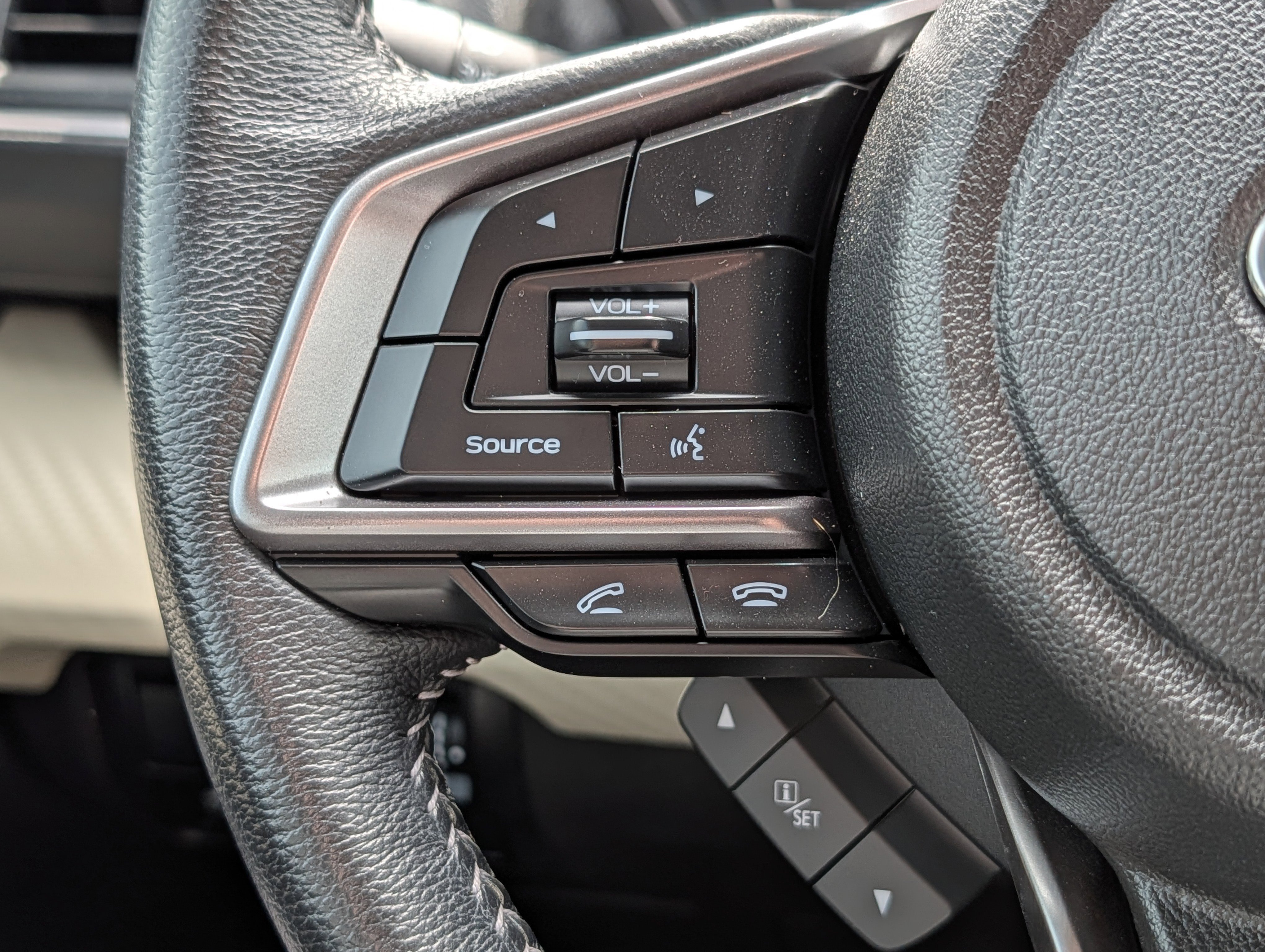 Used 2022 Subaru Ascent Premium image 30