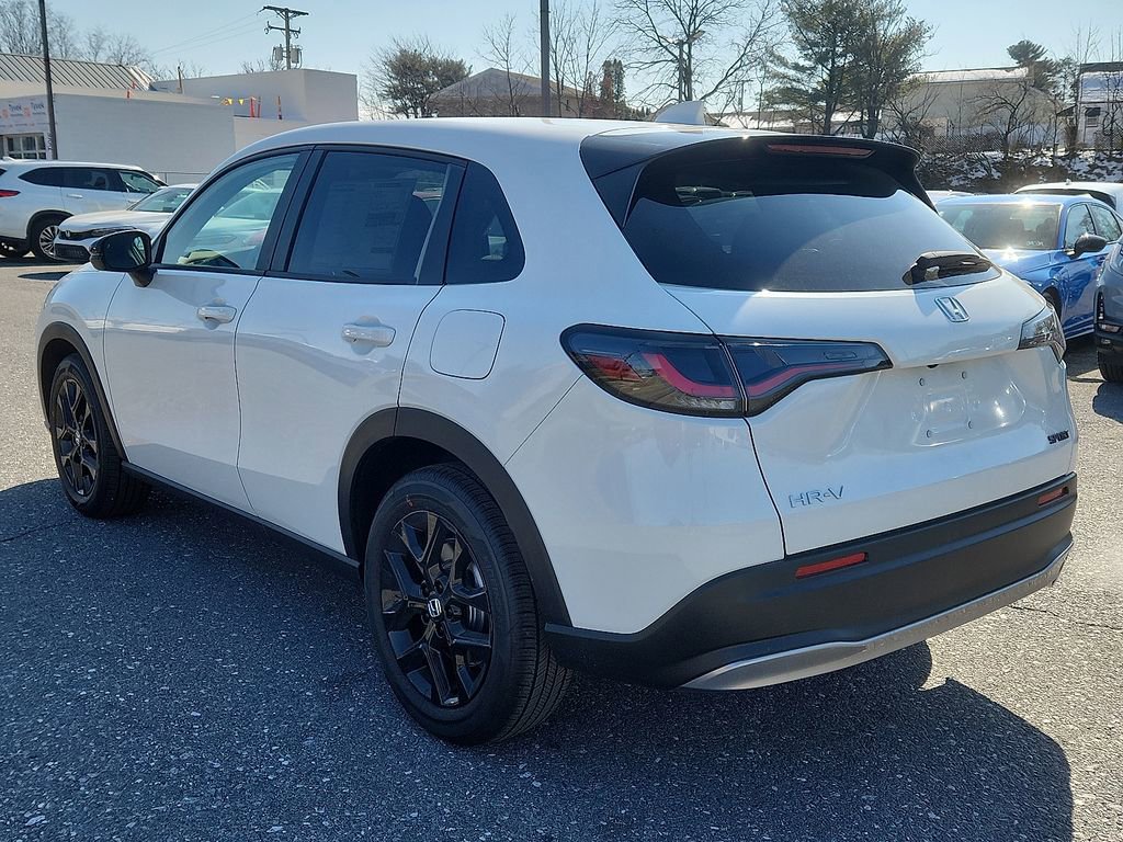 New 2025 Honda HR-V Sport image 3