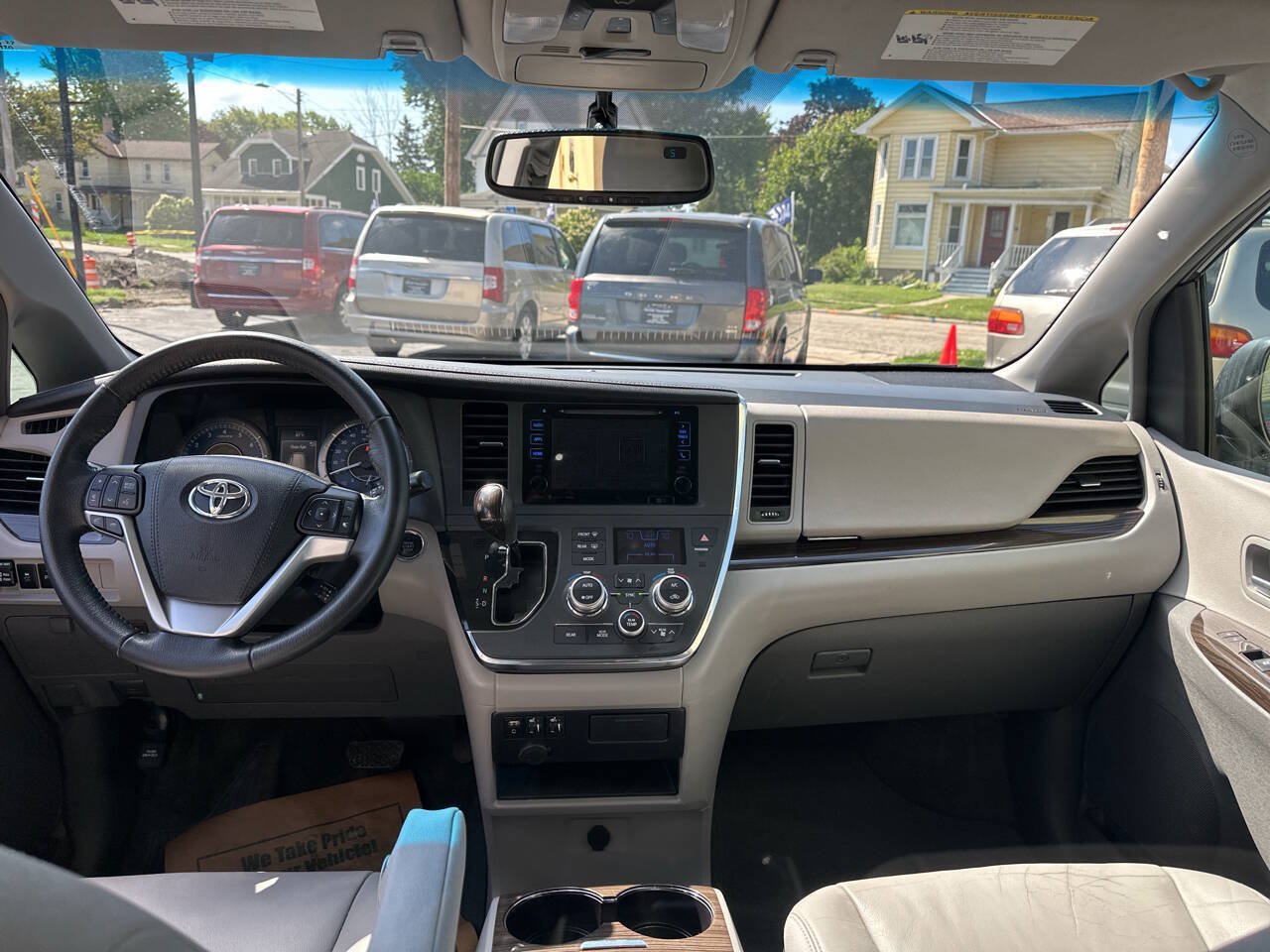 Used 2017 Toyota Sienna XLE w/ XLE Navigation Package FWD image 13
