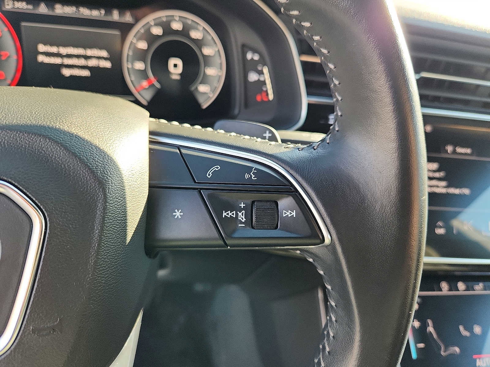 Used 2019 Audi Q8 Premium Plus w/ Premium Plus image 21