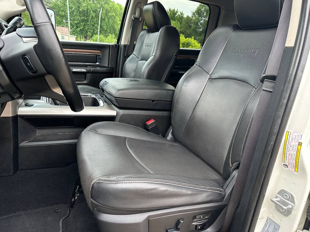 Used 2017 RAM 2500 Laramie w/ Sport Appearance Group AWD/4WD image 37