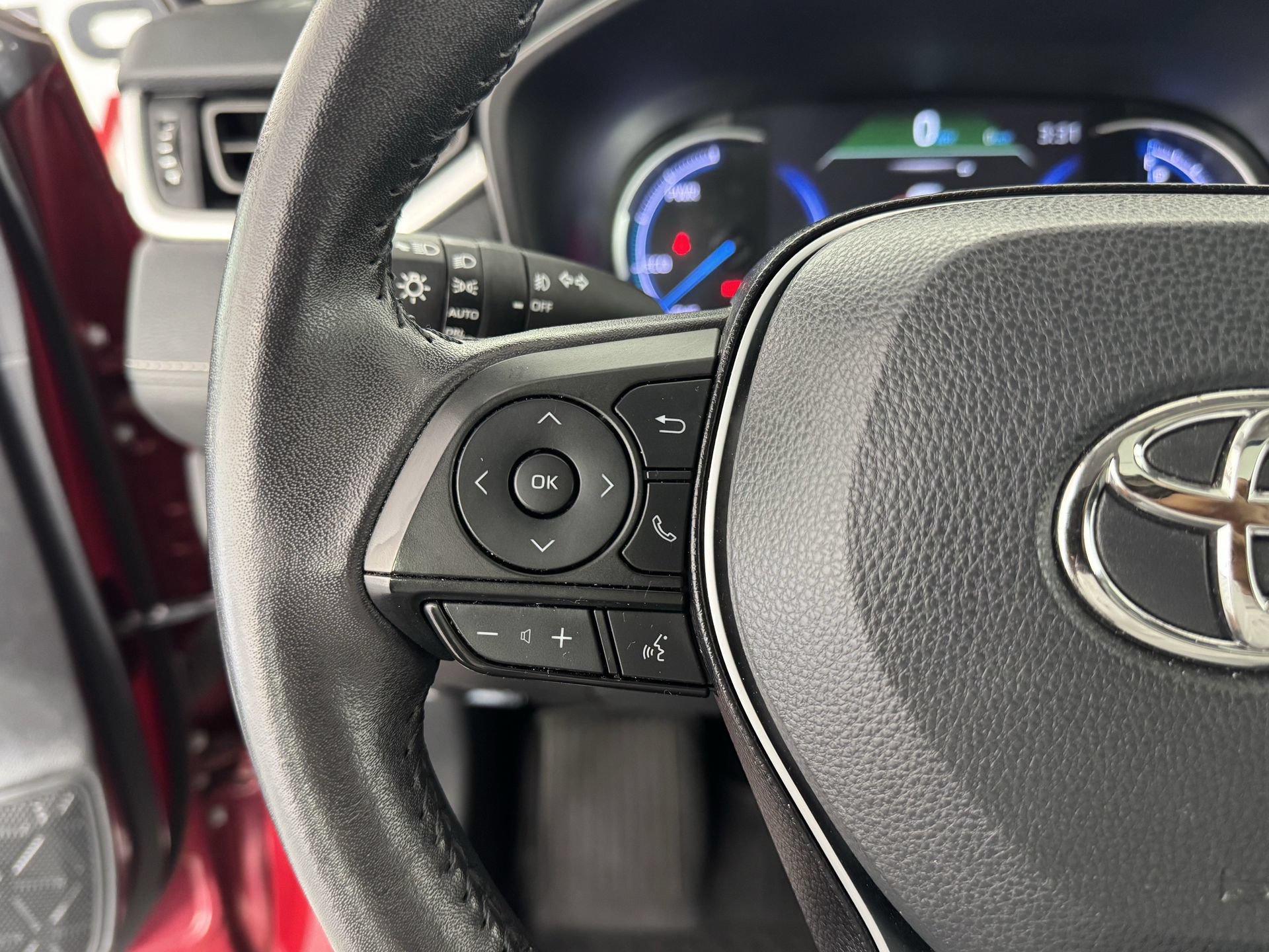 Certified 2024 Toyota RAV4 XLE Premium AWD/4WD image 29