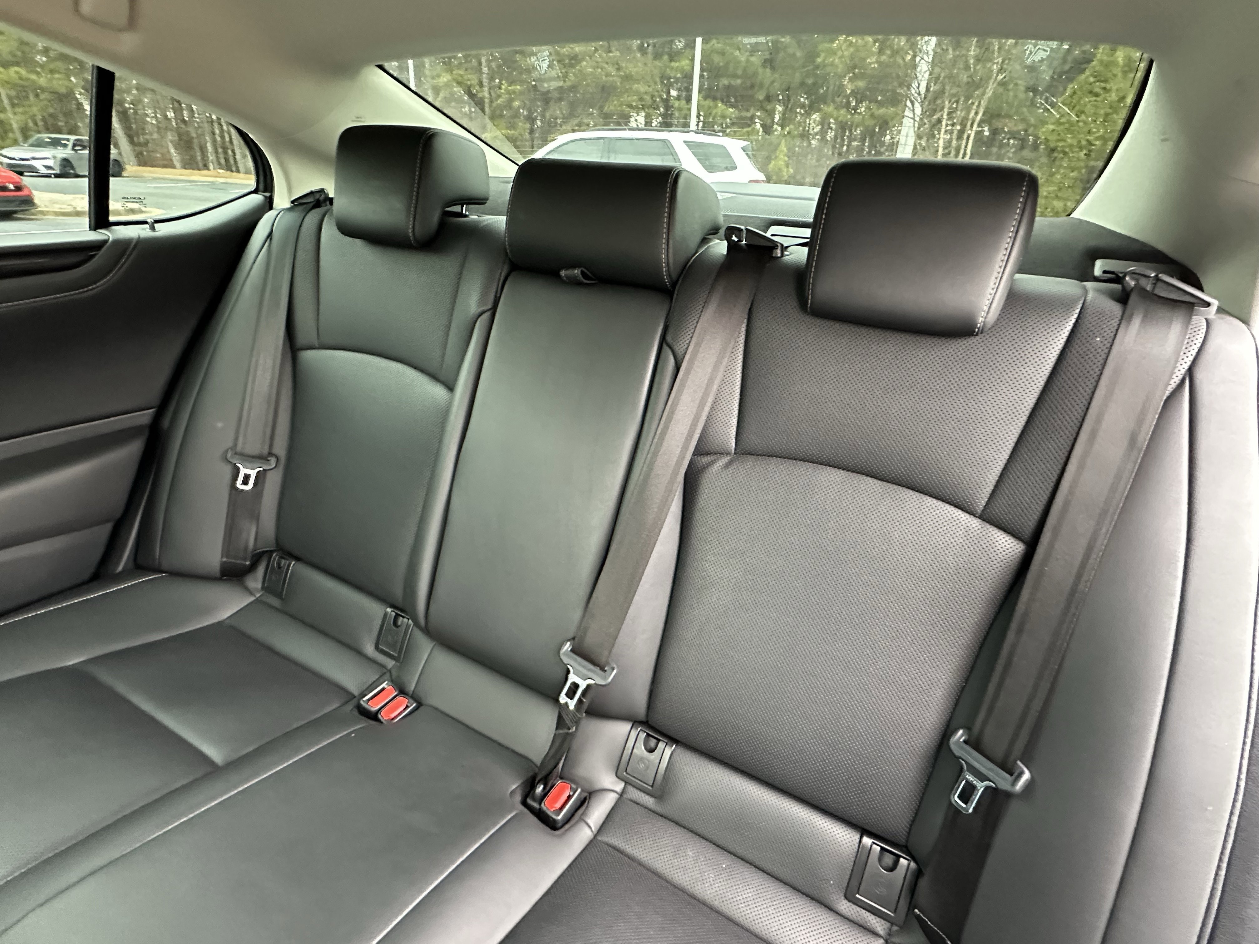 Used 2020 Lexus ES 300h w/ Premium Package image 10