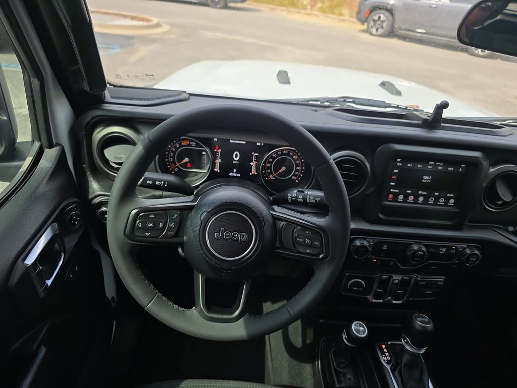 Used 2023 Jeep Wrangler Sport S image 15