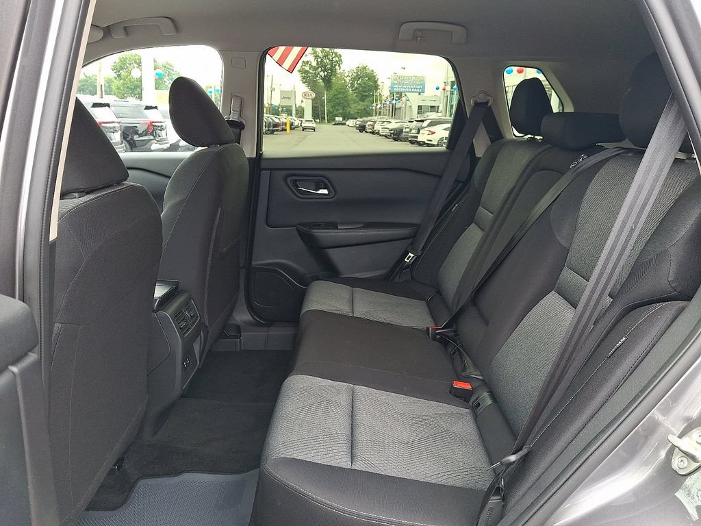 Used 2025 Nissan Rogue SV AWD/4WD image 11