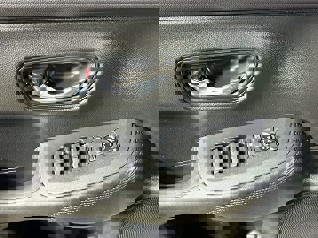 Used 2023 Honda HR-V LX image 16