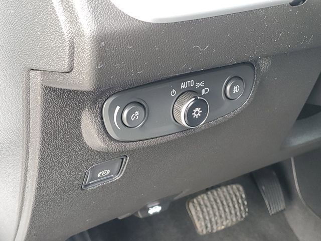 Certified 2022 GMC Terrain SLT image 11