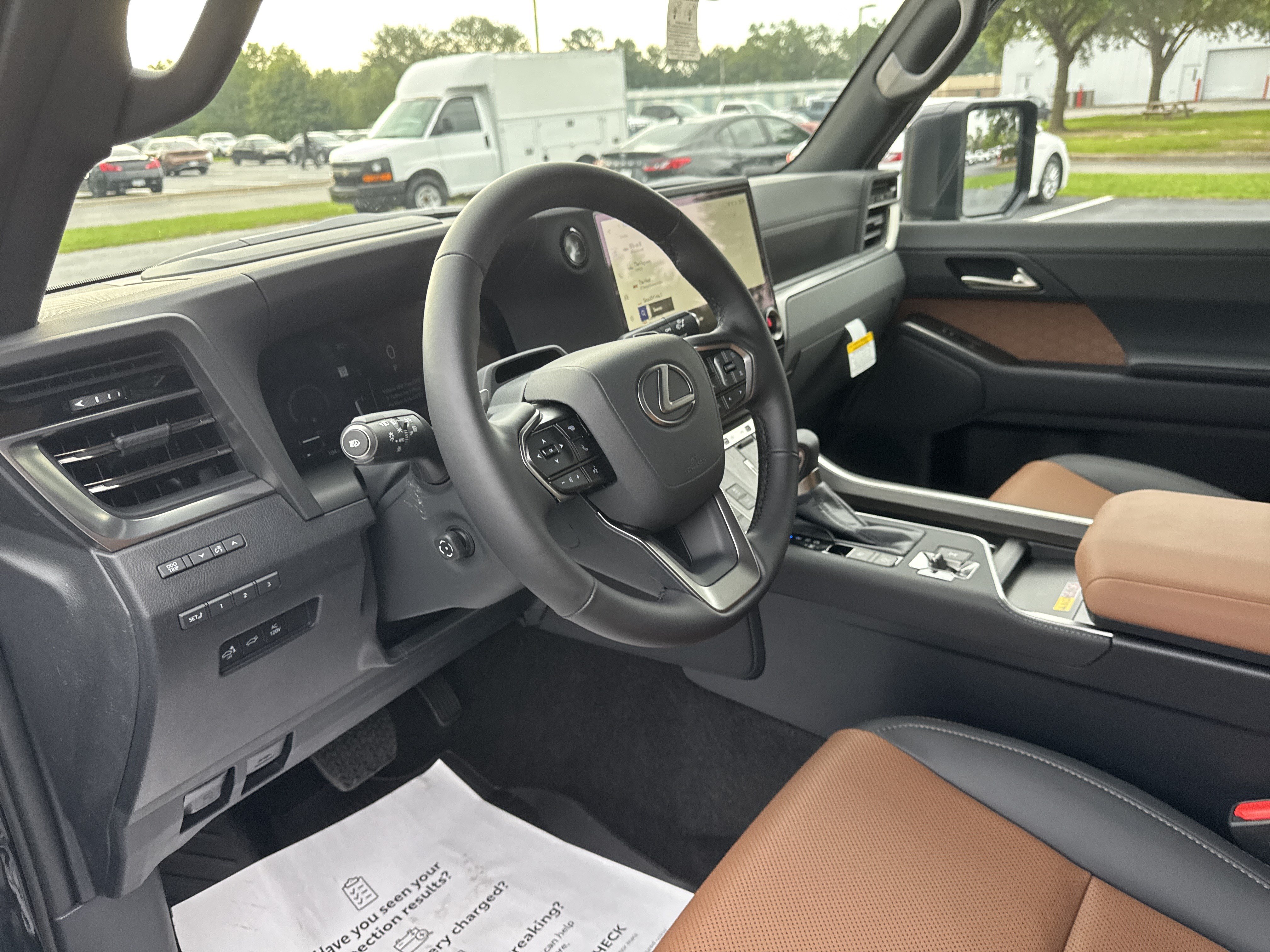 Used 2026 Lexus GX 550 w/ Accessory Package (2T) AWD/4WD image 15