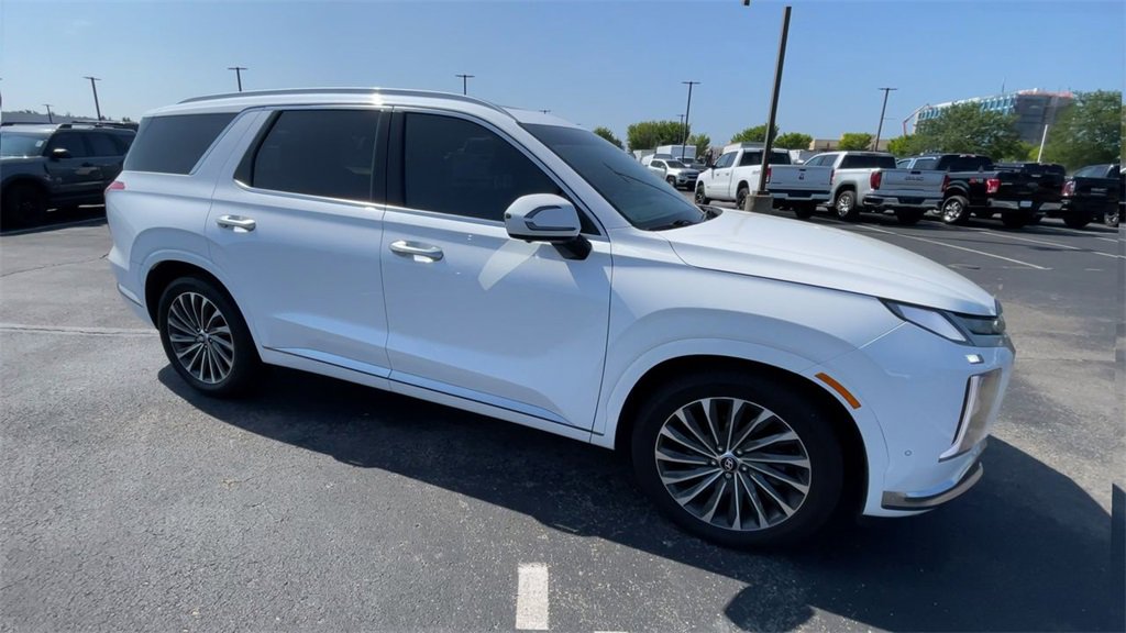 Used 2023 Hyundai Palisade Calligraphy w/ Cargo Package image 3