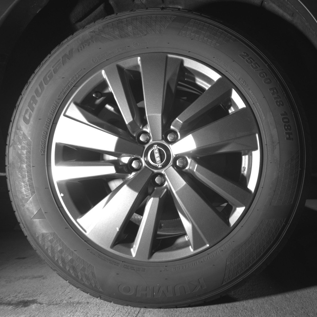 Used 2025 Nissan Pathfinder SV image 15
