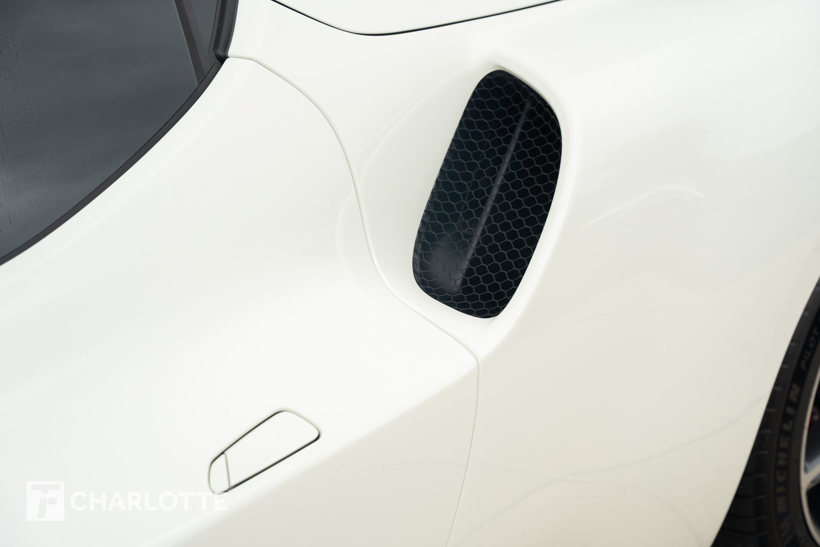 Used 2024 Ferrari 296 GTS RWD image 9