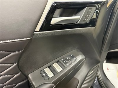 New 2025 Mitsubishi Outlander SEL image 14