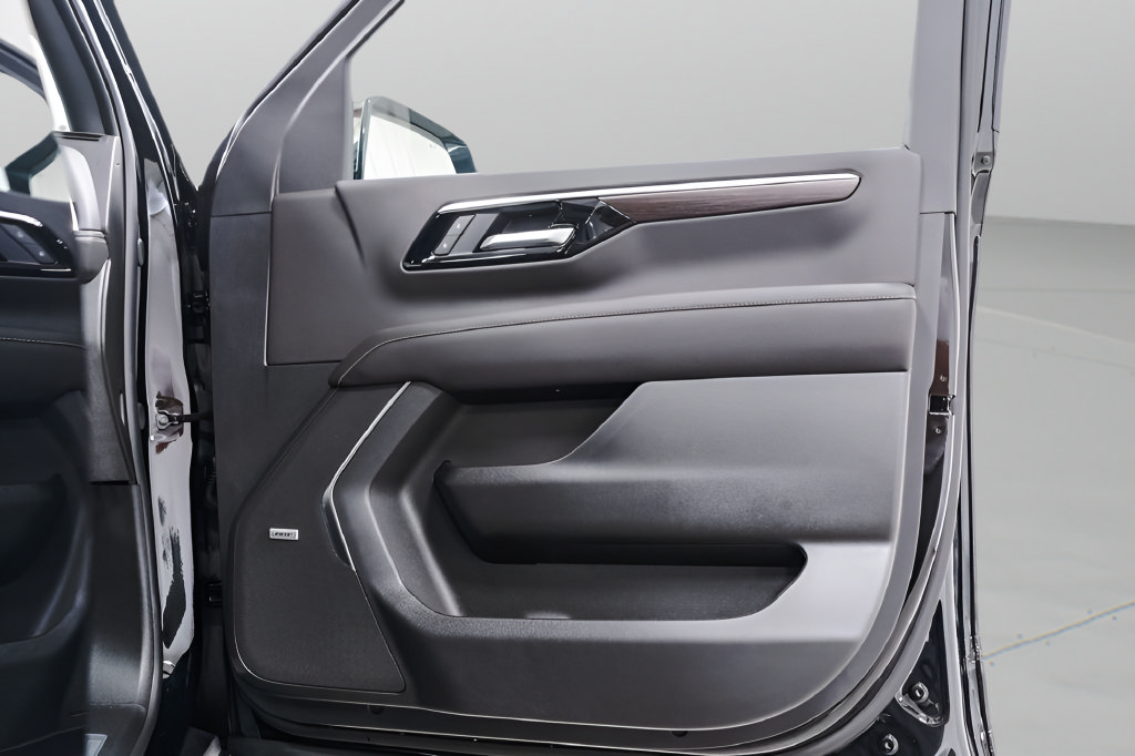 New 2026 Chevrolet Tahoe Premier w/ Sun And Tow Package AWD/4WD image 32