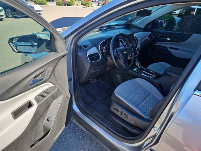 Used 2023 Chevrolet Equinox LT w/ Driver Convenience Package image 8