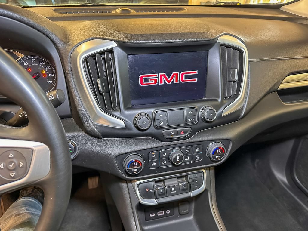 Used 2024 GMC Terrain SLT AWD/4WD image 14