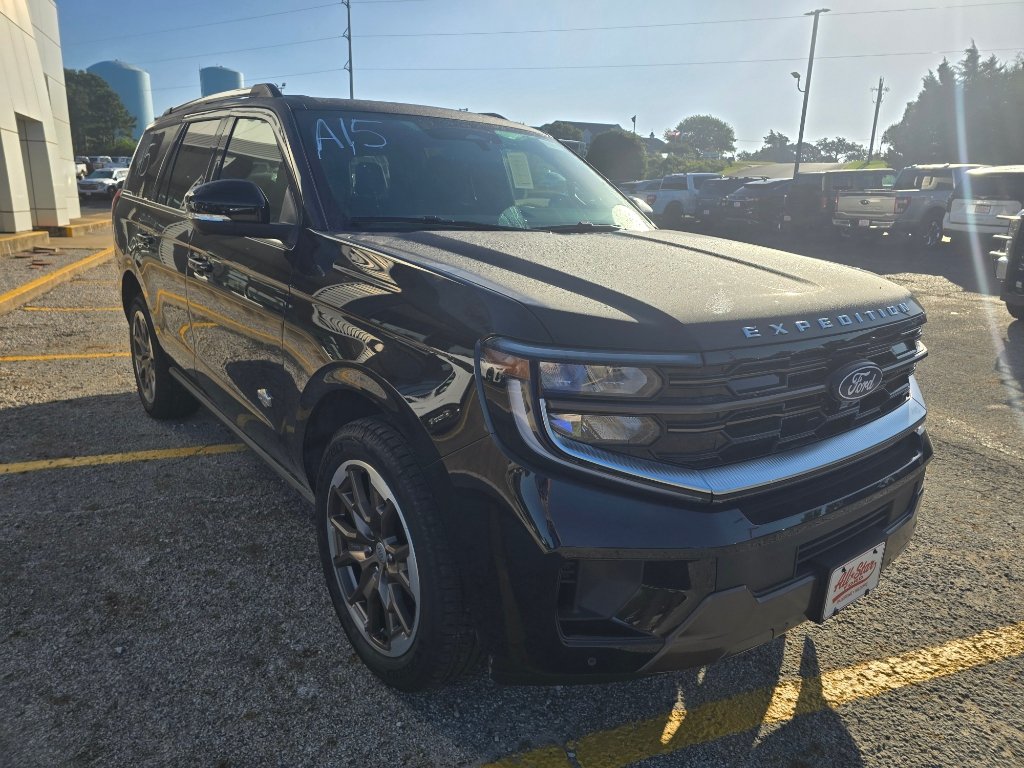 New 2027 Ford Expedition King Ranch RWD image 3