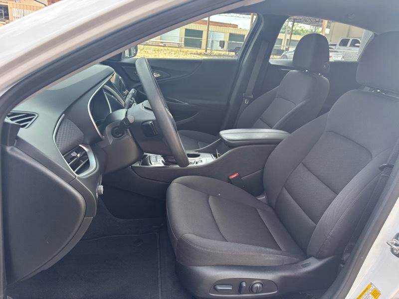 Used 2023 Chevrolet Malibu LT FWD image 9