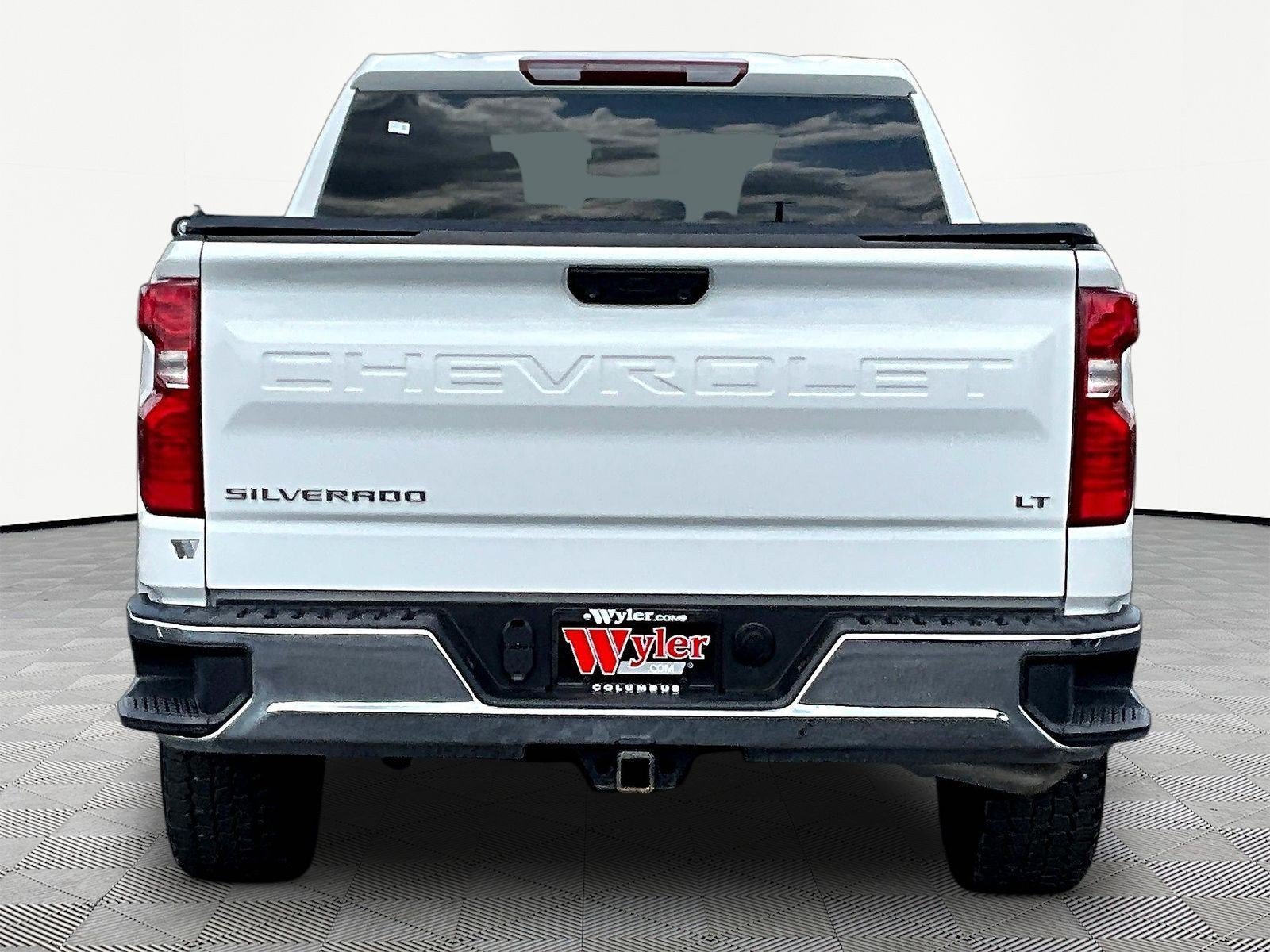 Used 2024 Chevrolet Silverado 1500 LT AWD/4WD image 5