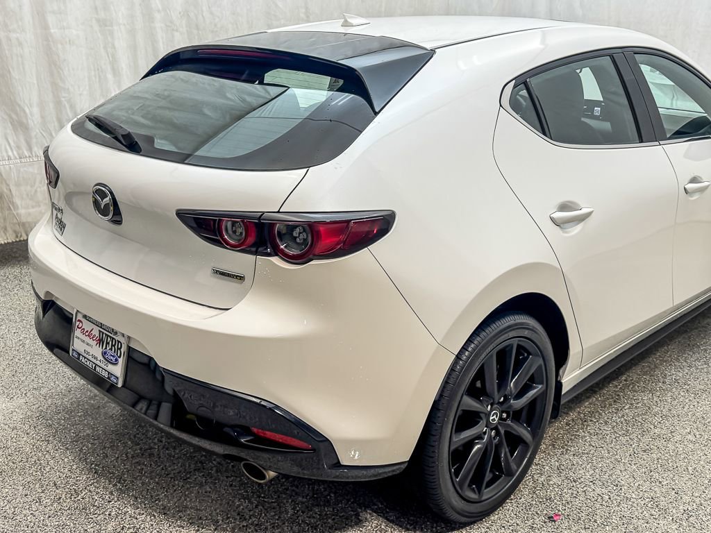 Used 2019 MAZDA MAZDA3 Hatchback w/ Premium Package FWD image 8