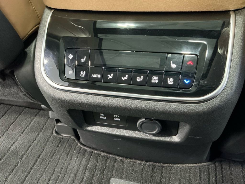 Used 2025 INFINITI QX80 Sensory image 27