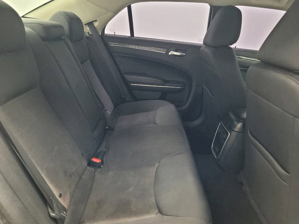 Used 2021 Chrysler 300 Touring w/ Sport Appearance Package RWD image 19