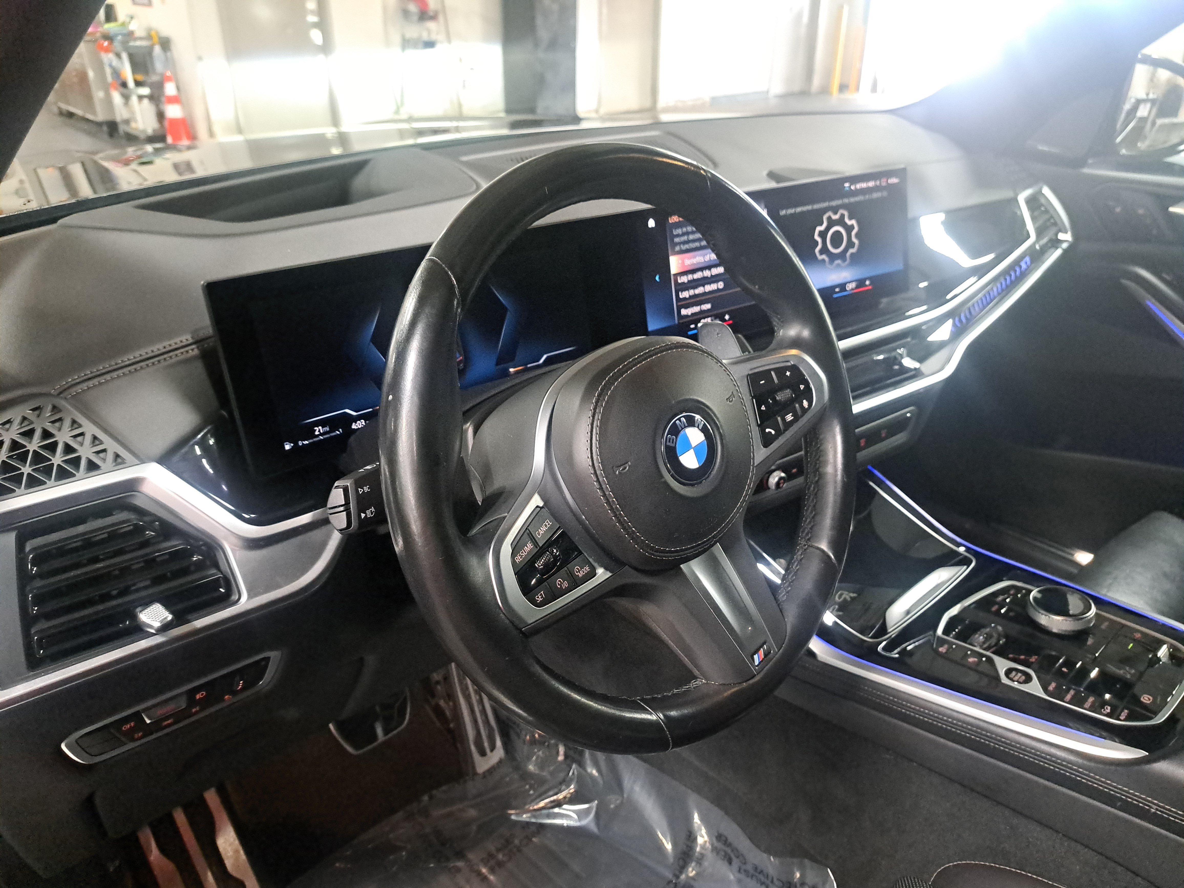Used 2023 BMW X7 xDrive40i w/ Executive Package AWD/4WD image 16