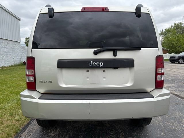 Used 2009 Jeep Liberty Sport w/ Popular Equipment Group AWD/4WD image 4