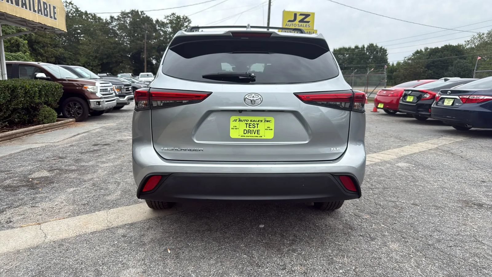 Used 2021 Toyota Highlander XLE FWD image 7