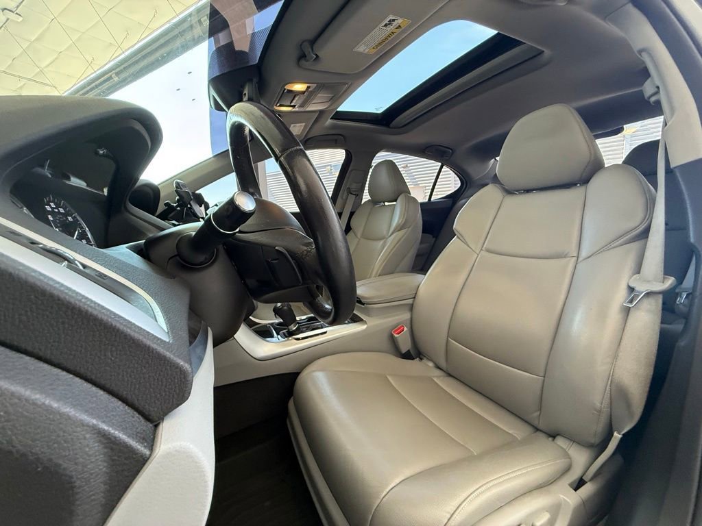 Used 2018 Acura TLX image 4