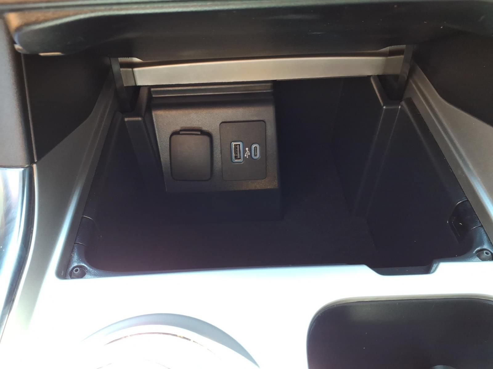 Used 2021 Ford Explorer Platinum w/ Equipment Group 601A AWD/4WD image 28