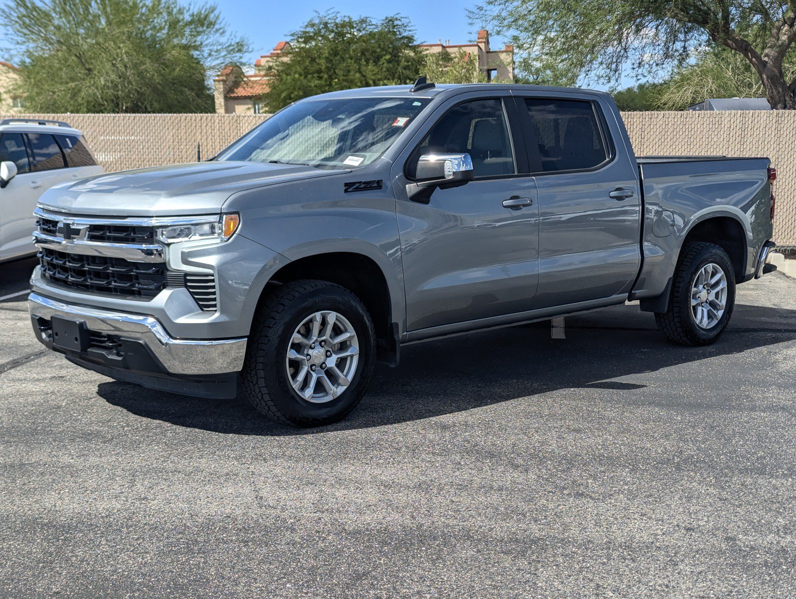 Used 2023 Chevrolet Silverado 1500 LT w/ Z71 Off-Road Package AWD/4WD image 5