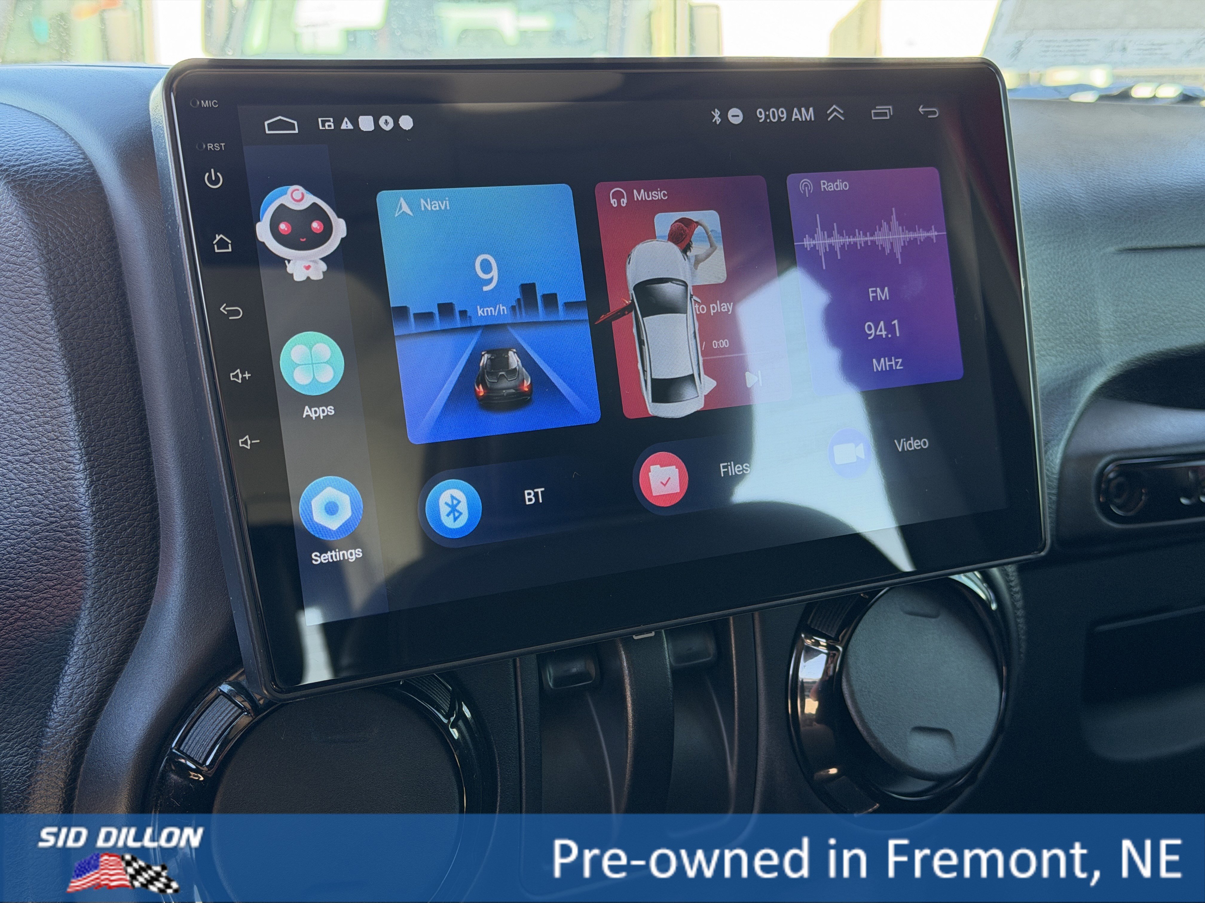 Used 2017 Jeep Wrangler Sahara image 9