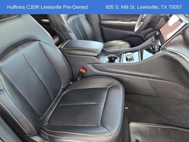 Used 2024 Jeep Grand Cherokee Limited w/ Black Appearance Package RWD image 17