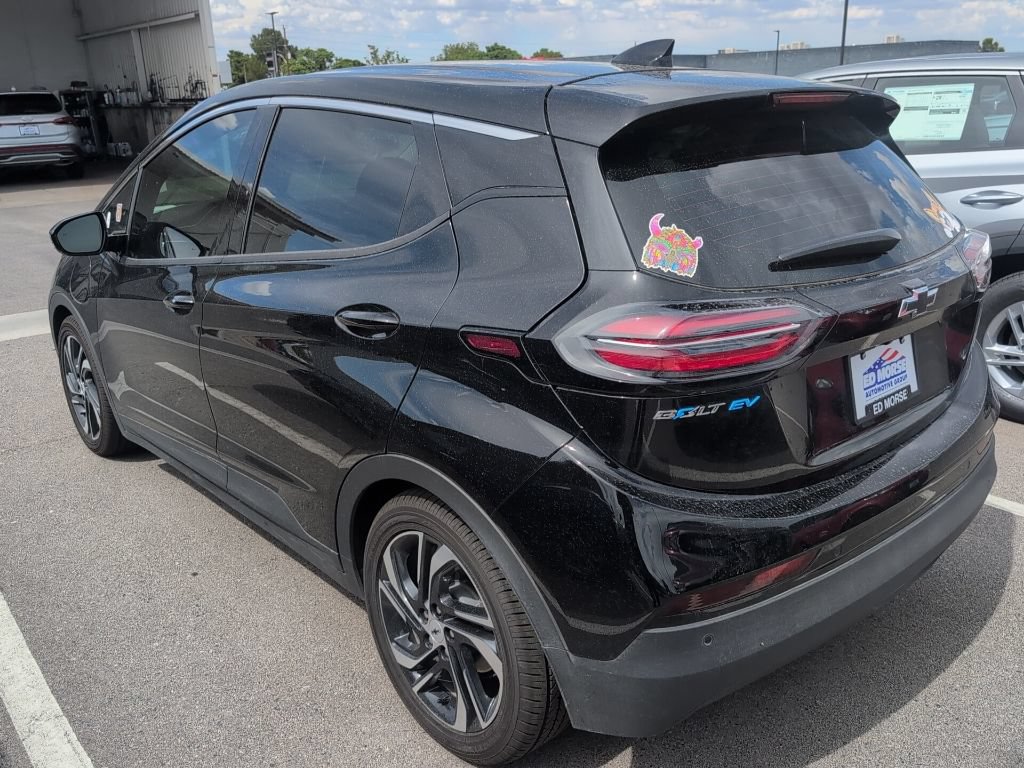 Certified 2023 Chevrolet Bolt LT w/ Infotainment Package FWD image 5