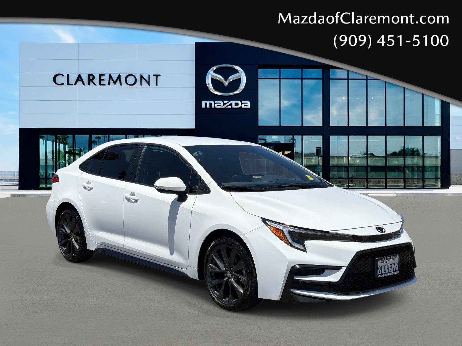 Used 2025 Toyota Corolla SE FWD image 1