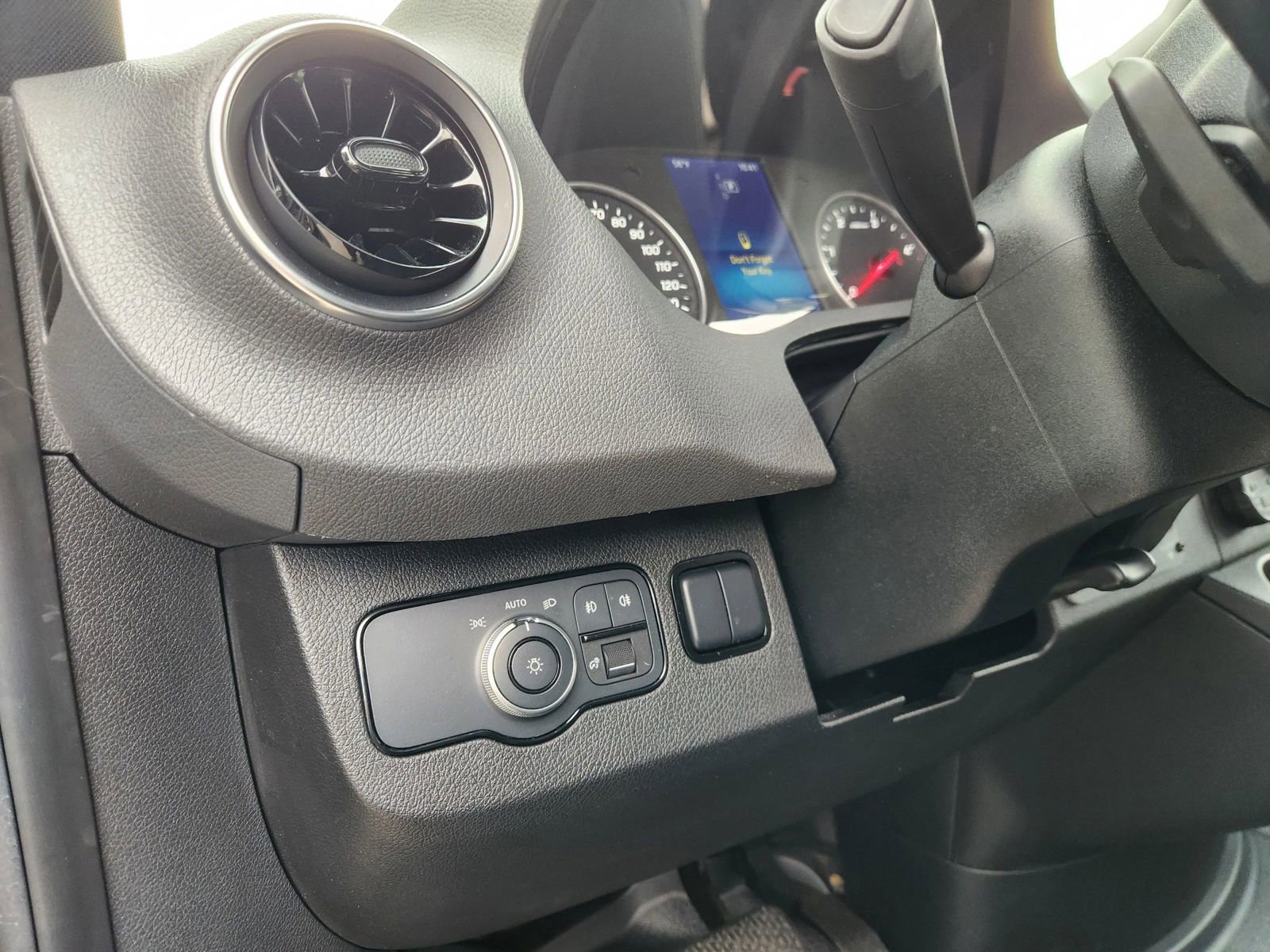 Used 2023 Mercedes-Benz Sprinter 2500 image 58