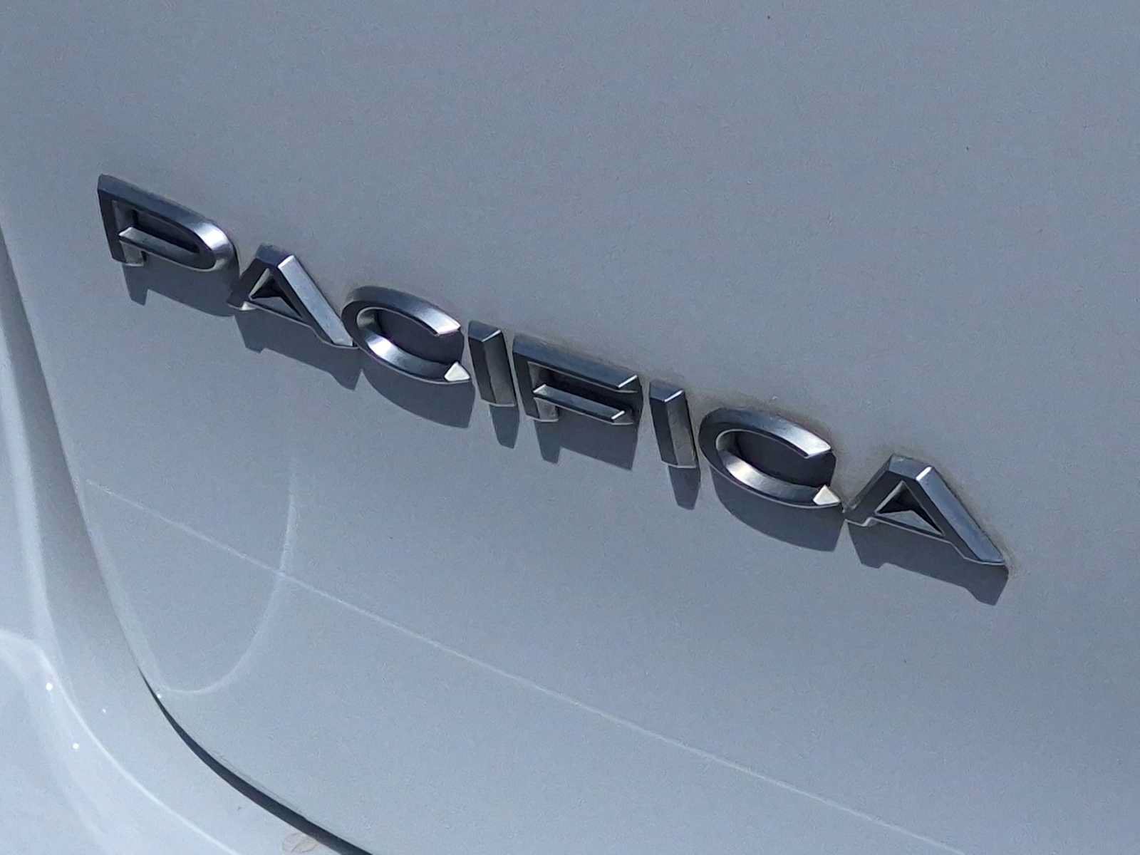 Used 2021 Chrysler Pacifica Pinnacle FWD image 11