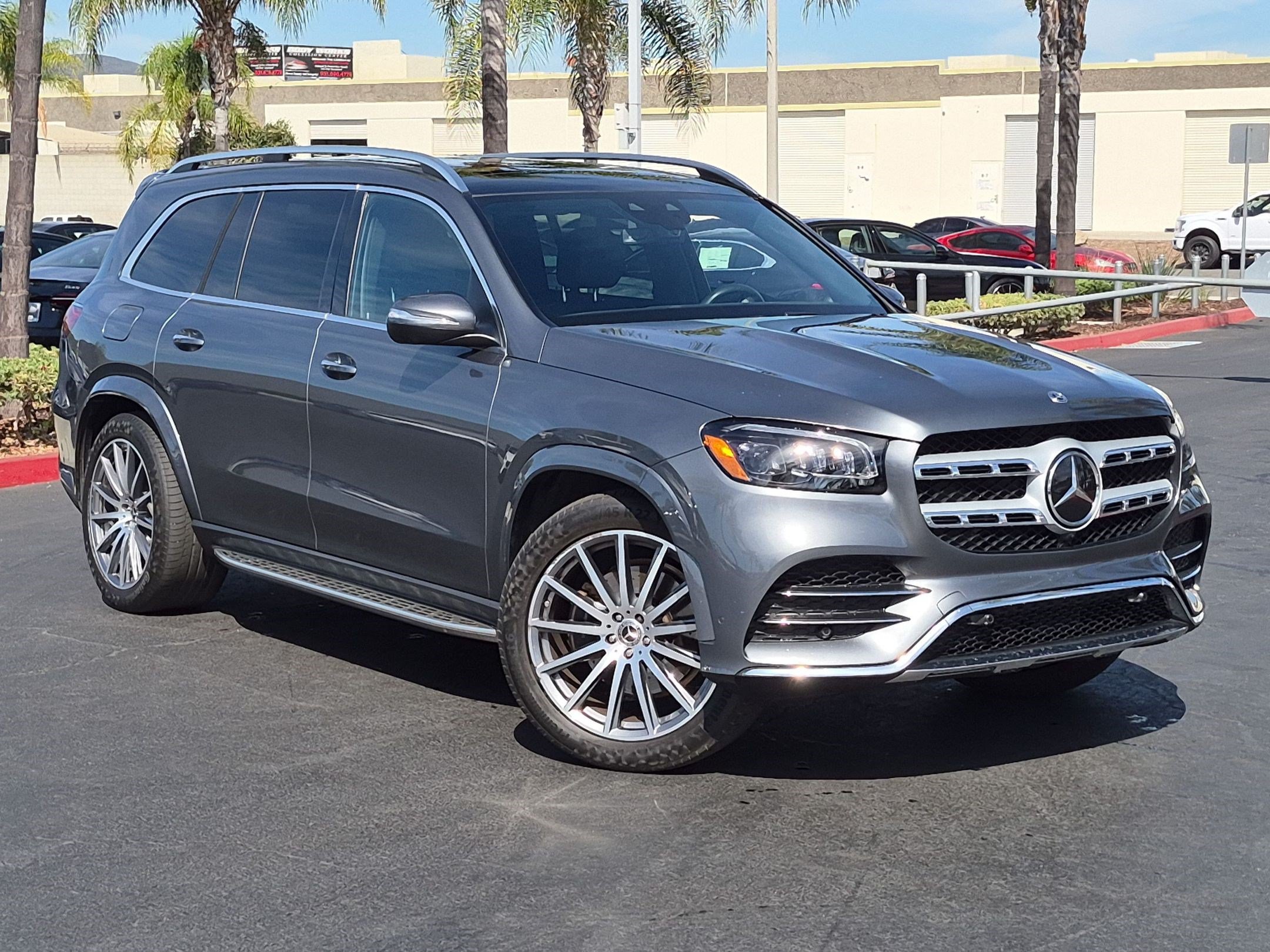 Used 2022 Mercedes-Benz GLS 450 4MATIC image 2